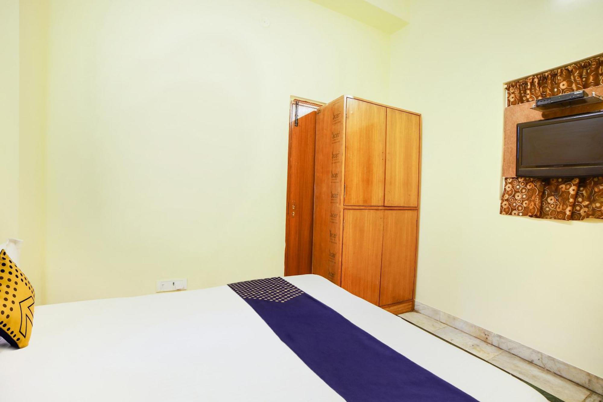 Om Paharganj Hotel