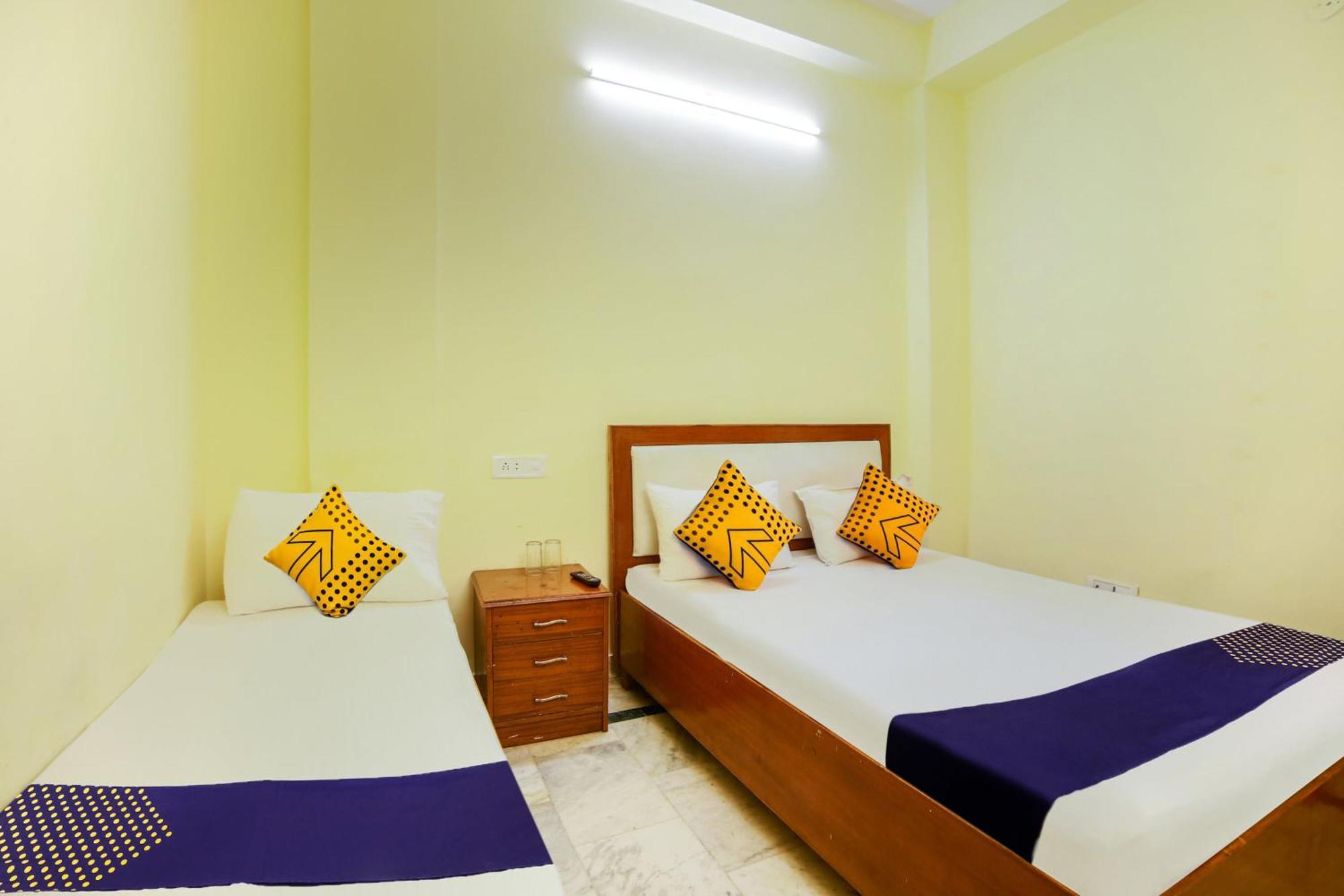 Om Paharganj Hotel