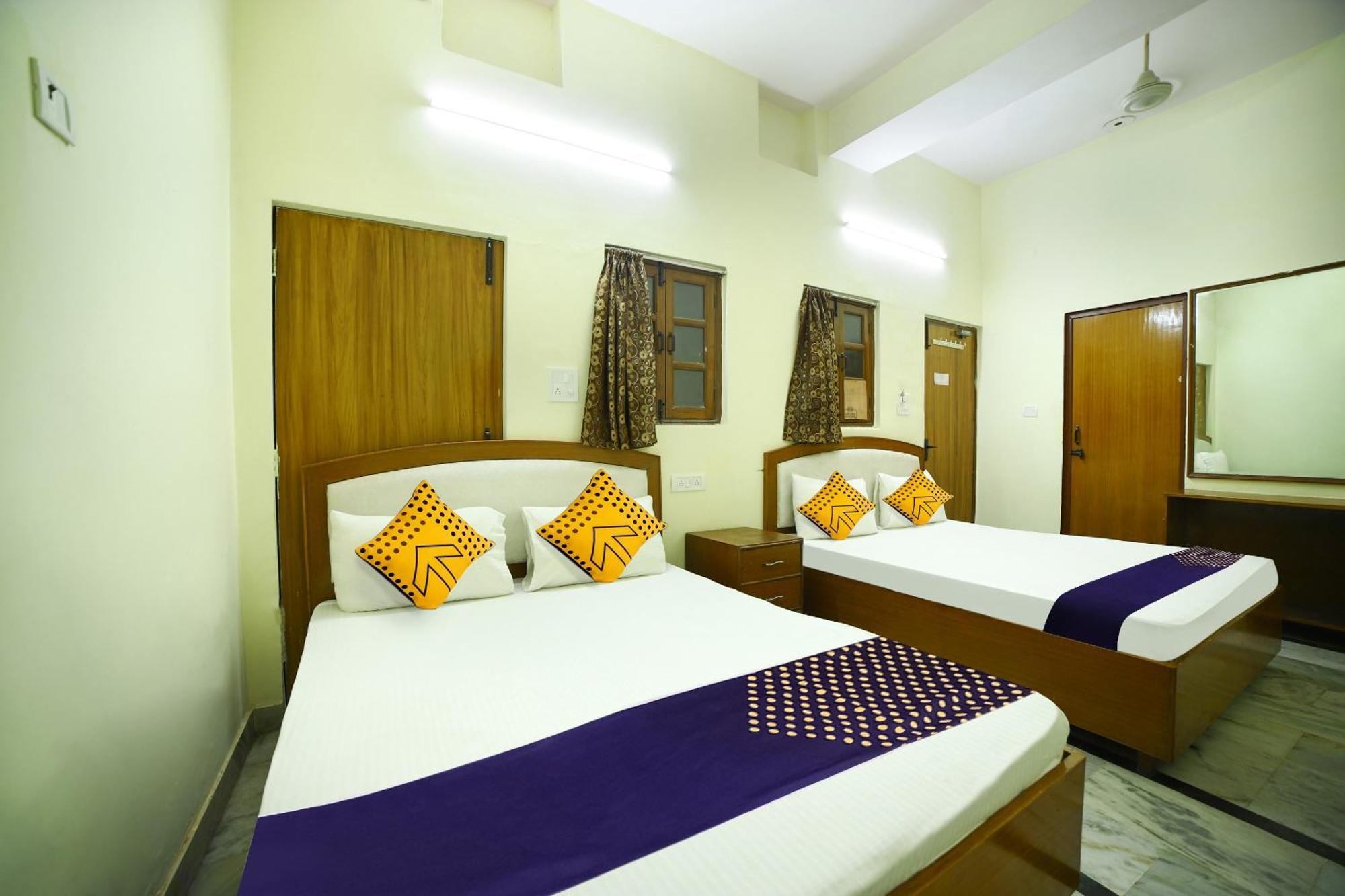 Hotel Om Paharganj New Delhi